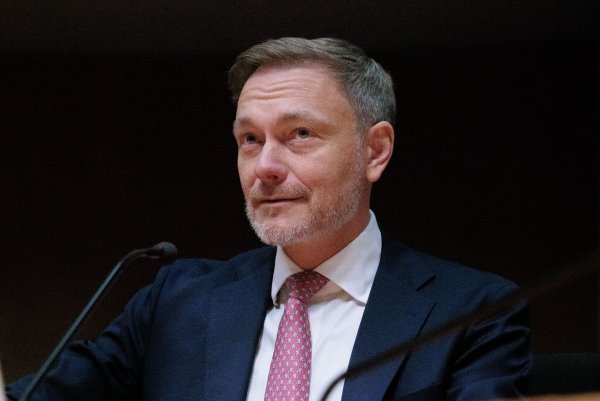 Lindner war für einen längeren Betrieb der Atomkraftwerke. - © Carsten Koall/dpa
