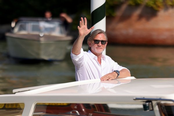 Daniel Craig ist im Wettbewerbsfilm «Queer» zu sehen. - © Vianney Le Caer/Invision/AP/dpa