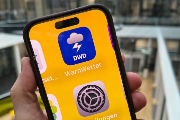 Die App-Icons auf dem Display sind plötzlich riesig? Tippen Sie mit drei Fingern zweimal auf das Display und die Ansicht ist wieder wie gewohnt. - © Till Simon Nagel/dpa-tmn