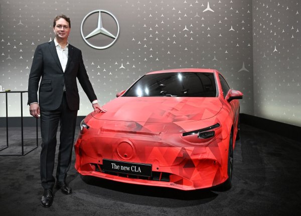 Mercedes-Chef Källenius: «Für einen Mercedes zahlt man ein bisschen mehr.» (Archivbild) - © Bernd Weißbrod/dpa