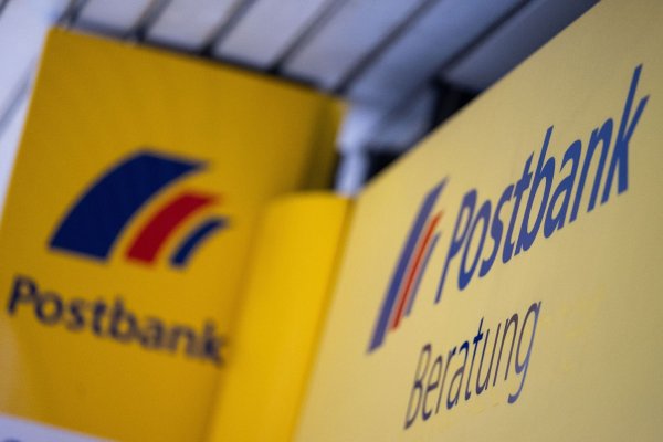 Ab Mittwoch streiken Postbank-Beschäftigte für zwei Tage: Verbraucher könnten geschlossene Filialen vorfinden. - © Marijan Murat/dpa