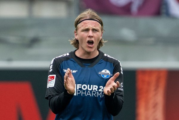 Hat seinen Vertrag langfristig verlängert: Felix Götze. (Archivbild) - © David Inderlied/dpa