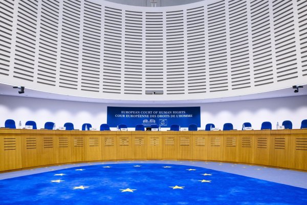 Alle Mitgliedsstaaten der Europäischen Menschenrechtskonvention müssen sich an die Urteile des EGMR halten. (Archivbild) - © Jean-Christophe Bott/Keystone/dpa