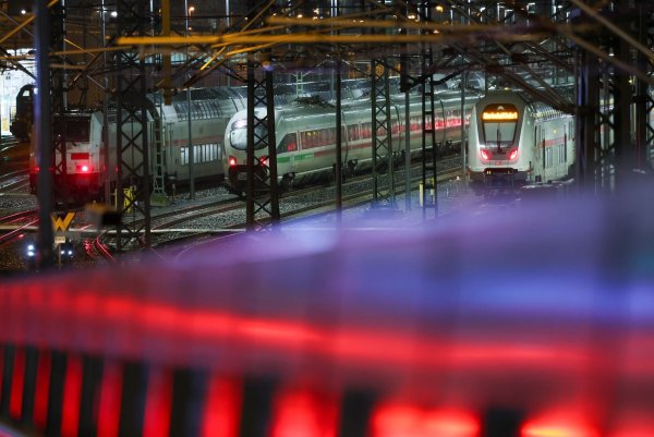 Die EVG fordert in den anstehenden Tarifverhandlungen bei der Bahn 7,6 Prozent mehr Geld. - © Jan Woitas/dpa
