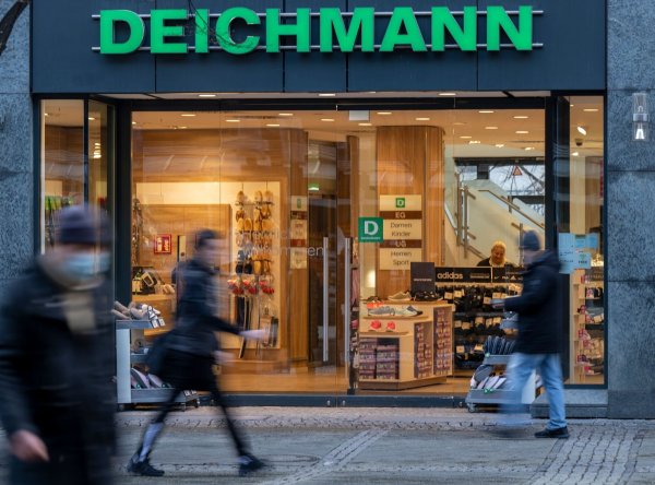 Der Schuhhändler Deichmann interessiert sich für die Schuh-Markenrechte von Esprit. (Archivbild) - © Monika Skolimowska/dpa