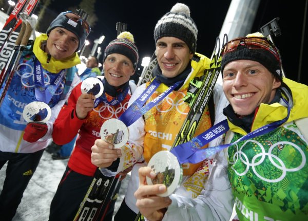 Die deutsche Biathlon-Staffel von Sotschi 2014 bekommt wohl zehn Jahre später doch noch Olympia-Gold. - © picture alliance / Kay Nietfeld/dpa