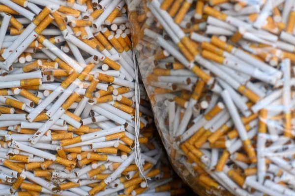 Eine ganze illegale Fabrik zur Produktion und Verpackung von Zigaretten haben Zollfahnder in Westfalen entdeckt. (Archivbild) - © Klaus-Dietmar Gabbert/dpa
