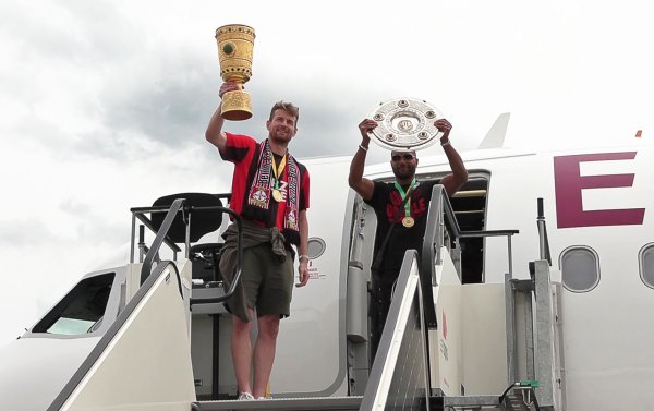 Trophäen auf Reisen - © Sascha Thelen/dpa