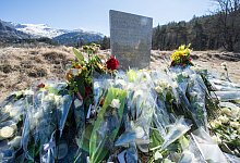 Le Vernet Gedenkstele - Peter Kneffel/picture alliance/dpa