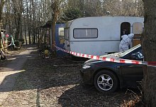 Ermittler sichern im Fr&uuml;hjahr 2019 auf dem Campingplatz in Elbrinxen Spuren. - Archivfoto: Vera Gerstendorf-Welle