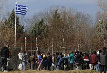Kein Durchkommen - Foto: Darko Bandic/AP/dpa