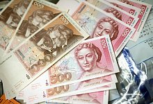 D-Mark-Scheine - Foto: Boris Roessler/dpa/dpa-tmn