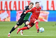 1. FC Kaiserslautern - Hannover 96 - Uwe Anspach/dpa