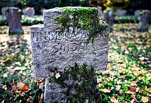 Umbetter Volksbund Deutsche Kriegsgräberfürsorge - Federico Gambarini/dpa