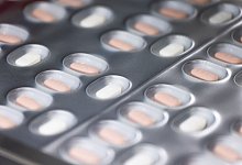 Die fr&uuml;hzeitige Einnahme von Paxlovid-Tabletten kann bei einer Corona-Infektion helfen. - Philipp von Ditfurth/dpa