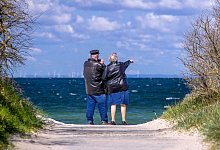 Im Westen steigen die Renten zum 1. Juli um 5,35 Prozent, im Osten um 6,12 Prozent. - Jens Büttner/dpa-Zentralbild/dpa