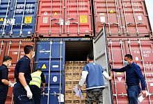 Container in China - Foto: Wei Peiquan/XinHua/dpa