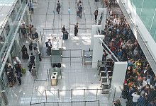 Abfertigung läuft wieder - Foto: Peter Kneffel