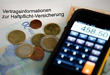 Muss die Police sein? - Foto: Arno Burgi/dpa