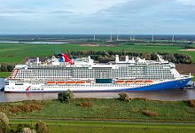 Neues Kreuzfahrtschiff «Carnival Jubilee»wird überführt - Sina Schuldt/dpa