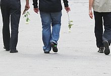 Angemessen kondolieren: So geht es - Sebastian Willnow/dpa-tmn/dpa