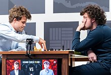 Magnus Carlsen und Hans Niemann - Crystal Fuller/Saint Louis Chess Club/dpa