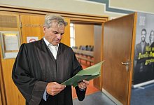 Kanzlei-Mitarbeiterin vor Gericht - Janet König