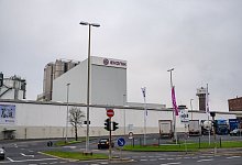 Chemiekonzern Evonik baut Konzern um - Benjamin Westhoff/dpa