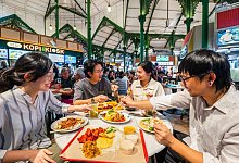 Lau Pau Sat Hawker Centre in Singapur - Singapore Tourism Board/dpa-tmn