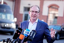 Bundesinnenminister Dobrindt besucht BKA - Kay Nietfeld/dpa