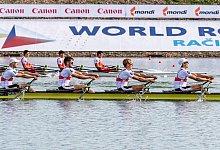 Die Bronze-Medaille bei der Ruder-Weltmeisterschaft gab es für die Männer im Leichtgewichts-Doppelvierer: Ursprung, Klüter, Kress und Agne. - Hájek Ondøej/CTK/dpa