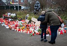 Gedenken vor dem Krefelder Zoo - Foto: Marcel Kusch/dpa
