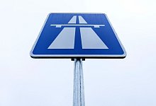 Verkehrszeichen Autobahn - Friso Gentsch/dpa