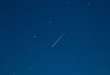 Meteorstrom der Geminiden am Nachthimmel - Patrick Pleul/dpa