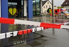 Jugendlicher in Supermarkt niedergestochen - Christian Müller/dpa