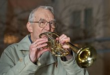 90-j&auml;hriger Trompeter - Foto: Thomas Frey/dpa