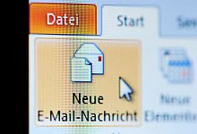 Symbolbild E-Mail - Jan-Philipp Strobel/dpa