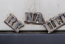 Renault - Foto: Peter Kneffel/dpa