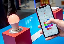 Fritz Smartes Leuchtmittel - Foto: Zacharie Scheurer/dpa-tmn