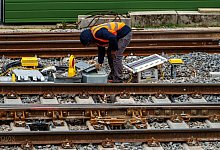 Neue elektronische Stellwerke für die Riedbahn - Andreas Arnold/dpa