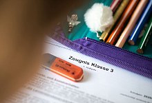 Halbjahreszeugnis Noten - Jonas G&uuml;ttler/dpa/dpa-tmn