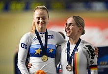 Lea Sophie Friedrich und Emma Hinze - Gian Ehrenzeller/KEYSTONE/dpa