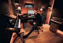 In seinem Tonstudio - Steffen Ohlheiser