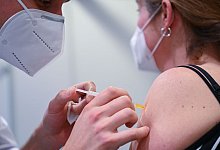 Corona-Impfung - Foto: Bernd Wei&szlig;brod/dpa