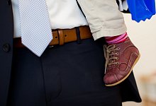 Vater mit Kind - Foto: Rolf Vennenbernd