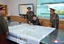 Nordkorea schickt Soldaten nach Russland - -/KCNA/YNA/dpa
