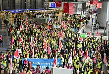 Verdi bestreikt Flughafen in Frankfurt - Arne Dedert/dpa