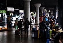 Fernbus-Bahnsteig - Sven Hoppe/dpa/dpa-tmn