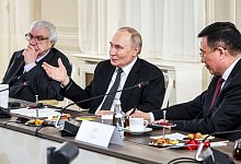 Putin trifft internationale Nachrichtenagenturen - Vyacheslav Prokofyev/Pool Sputnik Kremlin/AP/dpa