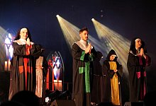 b10-sister-act - Thomas Kr&uuml;gler